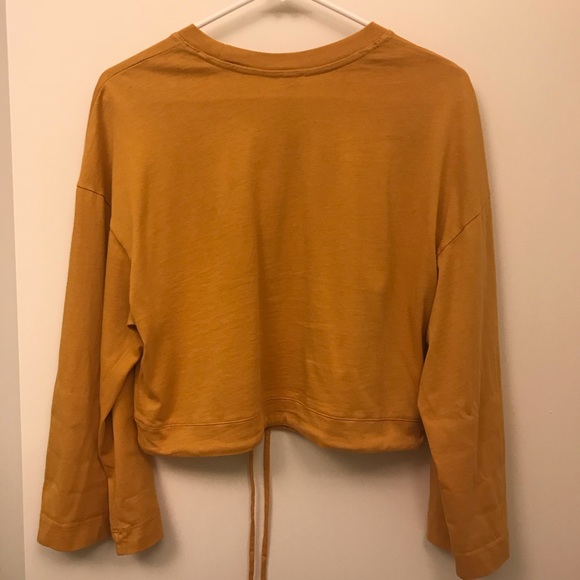 cropped long sleeve top from Aritzia - Picture 5 of 7